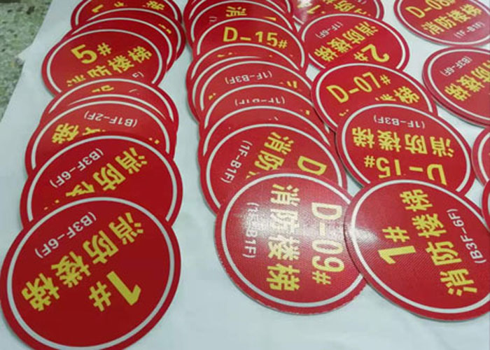專業(yè)寫(xiě)真噴繪公司